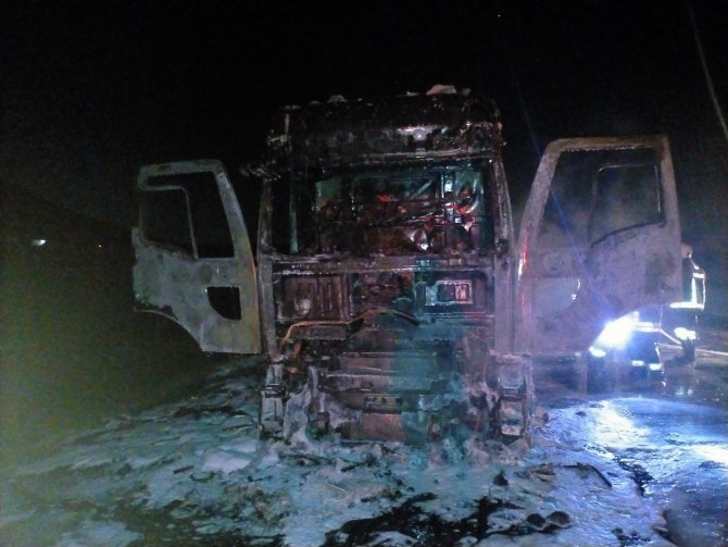 Benzin yüklü tanker yangınında faciadan dönüldü