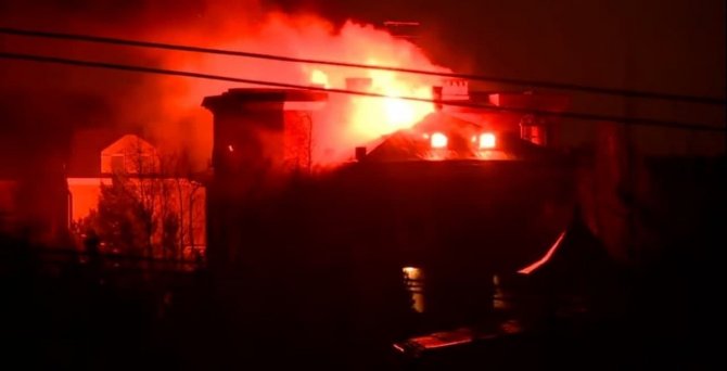 Rusya’da gözaltına alınmak istenen şahıs evini ateşe verdi