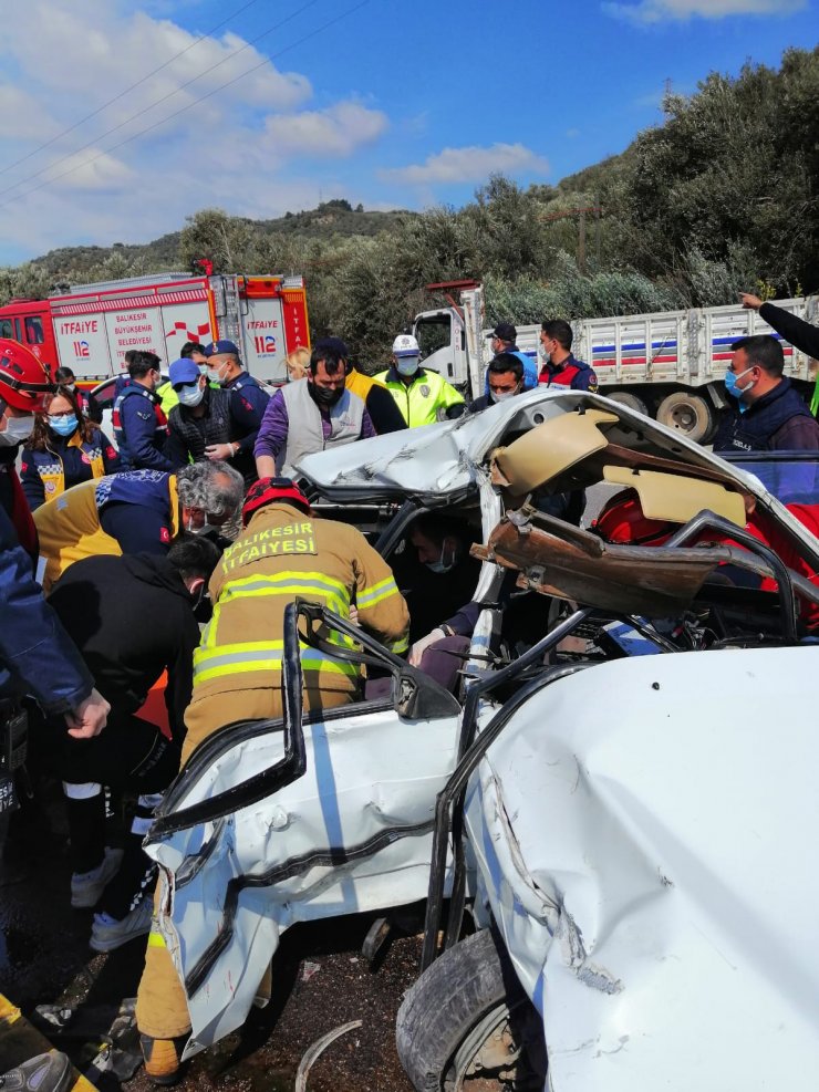 3 aracın karıştığı kazada 1 kişi öldü, 4 kişi yaralandı