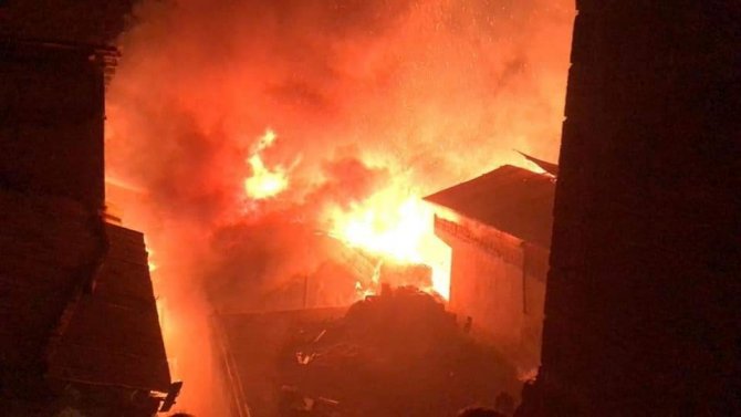 Artvin’de bu kez Ortaköy köyünde yangın çıktı