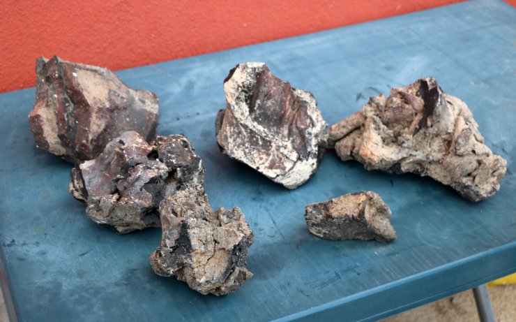 Meteorit diye 5 yıl saklayıp, gramını 3 dolara satmadı, lav taşı çıktı