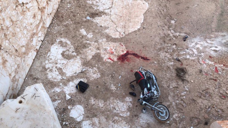 Motosiklet mermer ocağı sahasına düştü, sürücü öldü