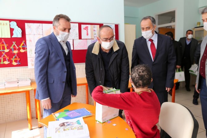 Başkan Kavuş'tan özel öğrencilerle özel ilgi