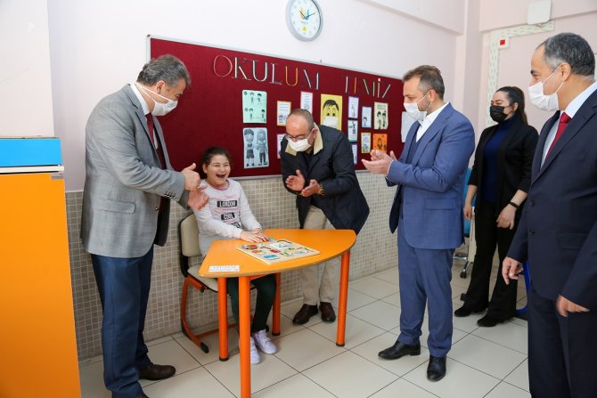 Başkan Kavuş'tan özel öğrencilerle özel ilgi