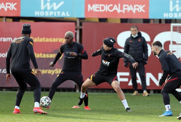 Eksik Galatasaray kritik virajda