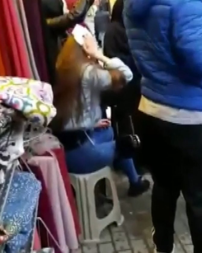 Genç kız, tanımadığı kişi tarafından sokak ortasında ’Muşta’ ile darp edildi