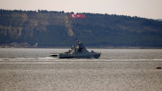 Rus savaş gemisi ‘Dmitry Rogachev’ Çanakkale Boğazı’ndan geçti