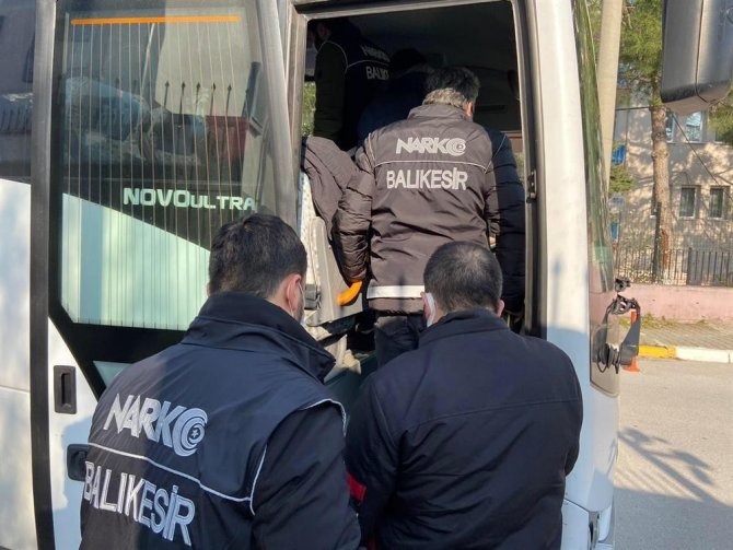 Balıkesir’de uyuşturucu operasyonu: 8 kişi tutuklandı