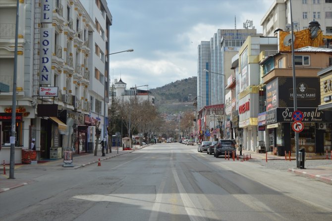 Konya'nın cadde ve sokaklarında sessizlik hakim