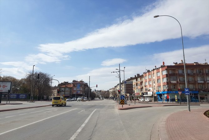 Konya'nın cadde ve sokaklarında sessizlik hakim