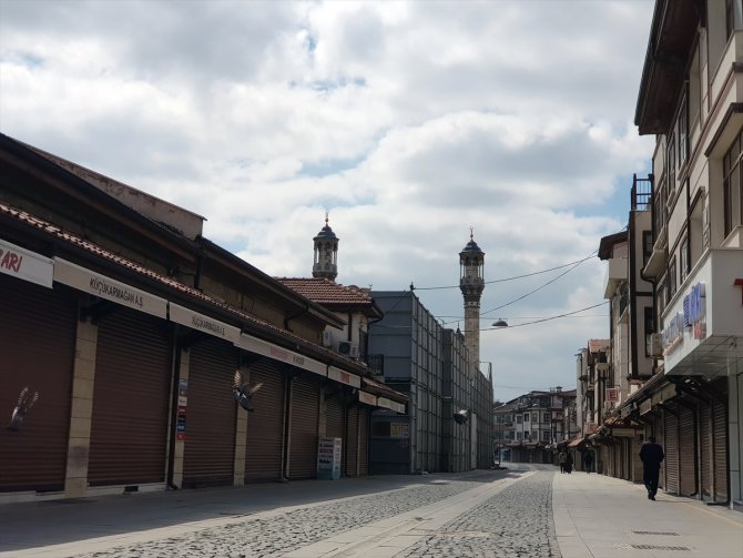 Konya'nın cadde ve sokaklarında sessizlik hakim