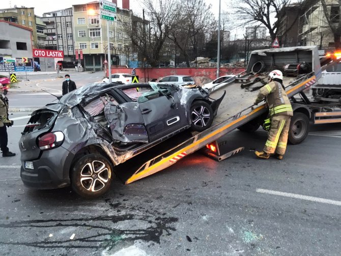 Bir araç takla attı, sürücü ve yolcu kaza yerinden kaçtı