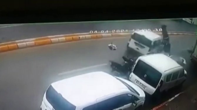 İstanbul’da motosikletli sürücünün feci ölümü kamerada