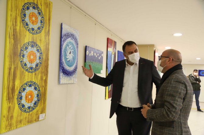 “Karantinanın Getirdiği Renkler” sergisi Kartal Belediyesi’nde açıldı