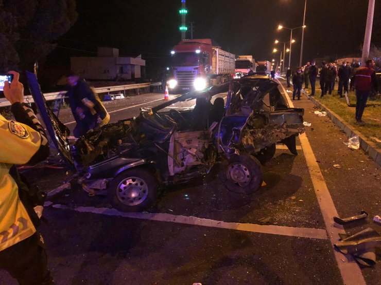 Manisa’da iki otomobil çarpıştı: 2 ölü, 4 yaralı