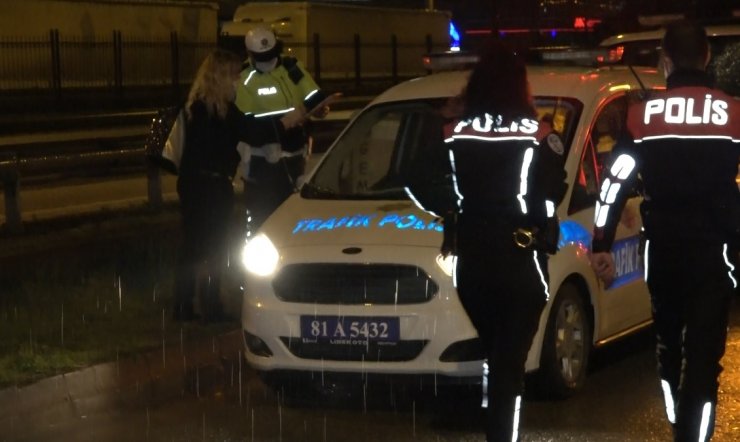 Kısıtlamada alkollü ve ehliyetsiz yakalanan sürücüye 9 bin 150 lira ceza