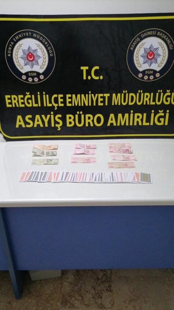 Kiralanan evde kumar oynayan 11 kişiye 42 bin lira ceza