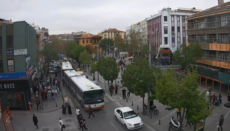 Konya'da 'tam kapanma' öncesi alışveriş yoğunluğu