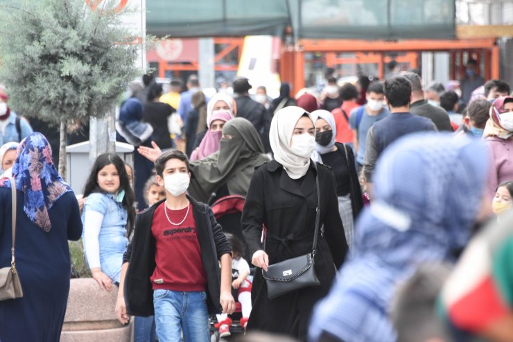 Konya'da 'tam kapanma' öncesi alışveriş yoğunluğu