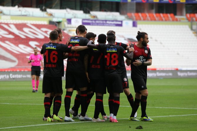 Konyaspor: 1 - Fatih Karagümrük: 1 (İlk yarı sonucu)