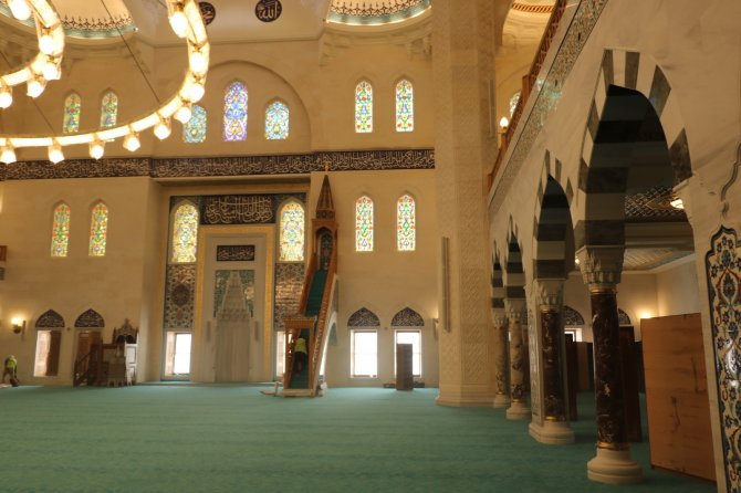 Erdoğan’ın açılışını yapacağı Uzunmehmet Camii’nde sona gelindi