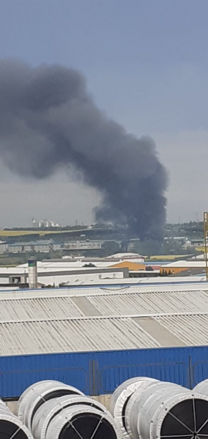 Silivri’de otomotiv yedek parça fabrikasında yangın