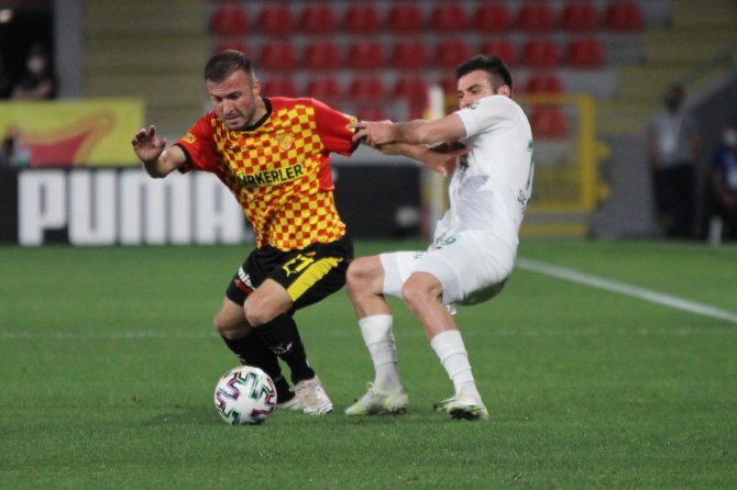 Göztepe: 0 -  Konyaspor: 0 | İlk Yarı Sonucu