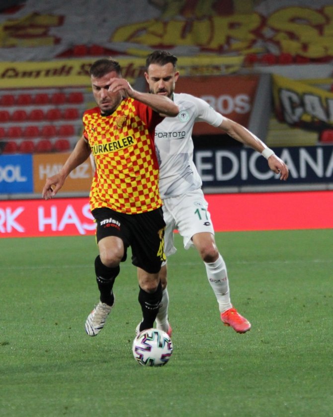 Göztepe: 0 -  Konyaspor: 0 | İlk Yarı Sonucu
