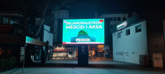 İstanbul’da dev ekranlardan Mescid-i Aksa’ya selam