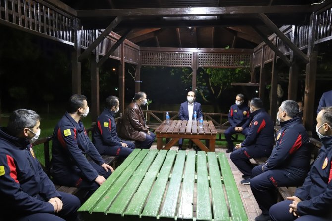Başkan Altay son sahurda itfaiyecilerle buluştu