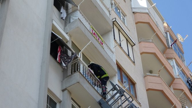 Emekli polis, meslektaşlarının balkondan girdiği evinde ölü bulundu