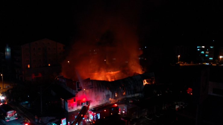 Zonguldak'ta market yandı