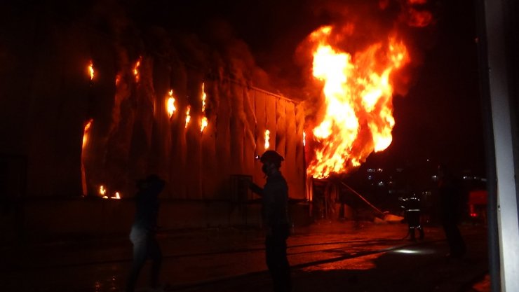 Zonguldak'ta market yandı