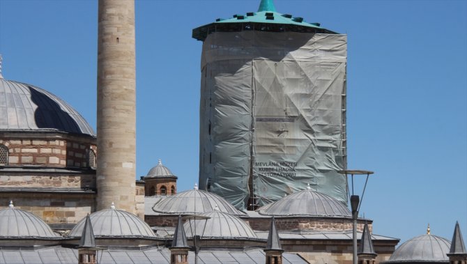 Mevlana Müzesi'nin kubbesine yeni çiniler yerleştirildi