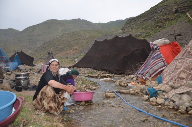 Geline çeyiz olarak veriliyordu, teknolojiye direnmeye çalışıyor