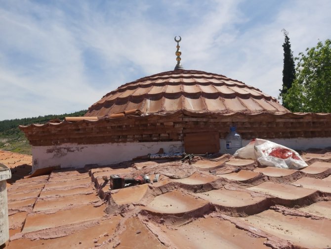 Şeyh Edebali türbesinde bakım onarım çalışması