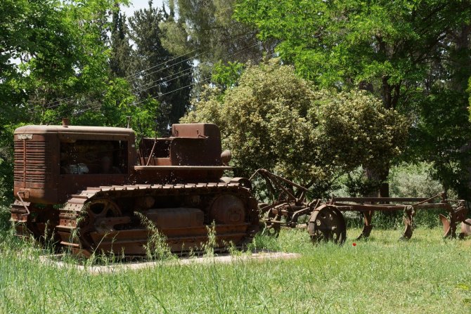 Bir zamanlar tarlaların tozunu atıyordu