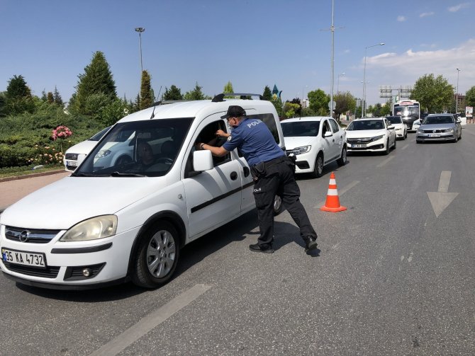 Konya’da polis denetimleri sürüyor