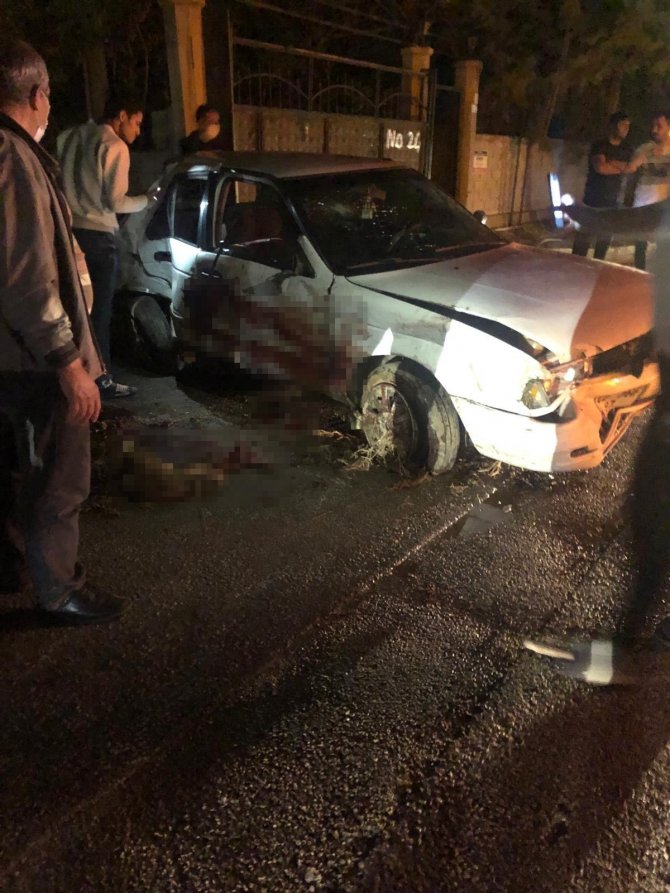 Konya'da feci kaza! 15 yaşındaki çocuğun kullandığı otomobil direğe çarptı...2 çocuk hayatını kaybetti