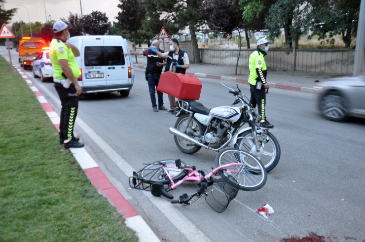 Motosiklet, bisikletli çocuğa çarptı: 2 yaralı  