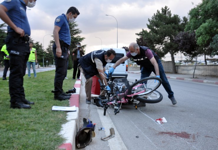 Motosiklet, bisikletli çocuğa çarptı: 2 yaralı  
