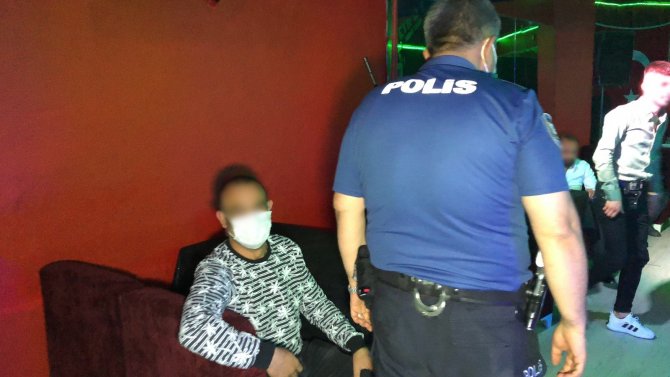 Konya’da 5. kez mühürlenen eğlence merkezindeki 27 kişiye ceza