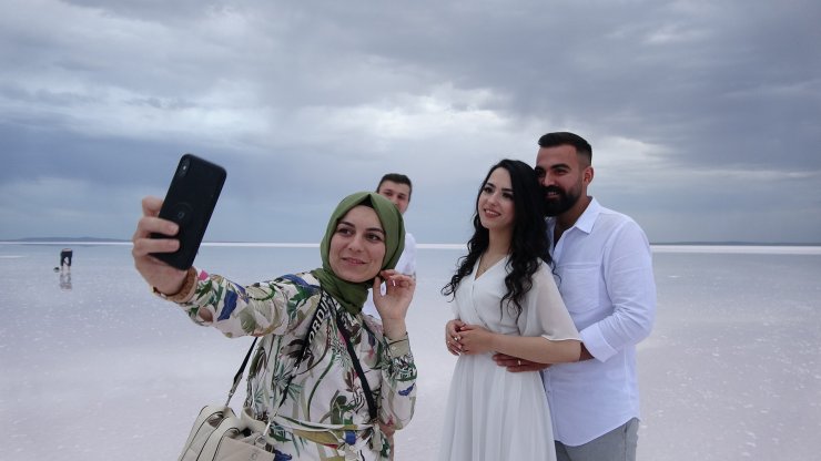 Düğün fotoğraflarının yeni adresi Tuz Gölü