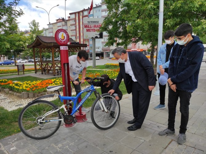 Seydişehir'de iki faklı noktaya bisiklet tamir istasyonu kurdu