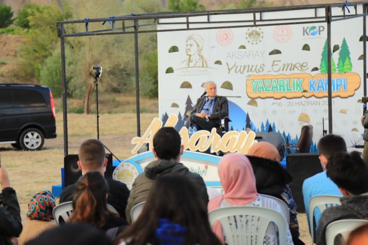 İlber Ortaylı, yazarlık kampına konuk oldu