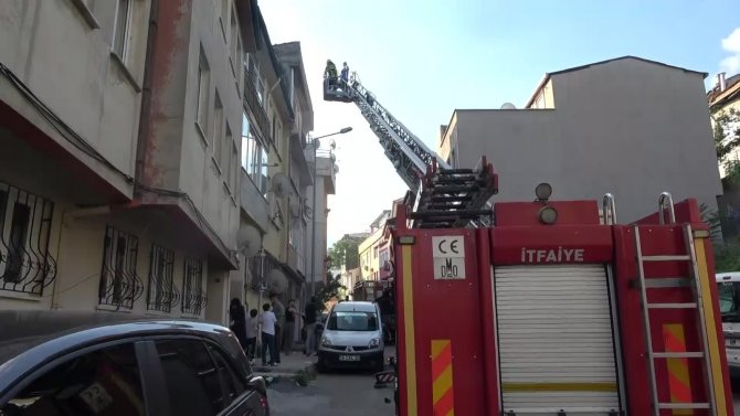 5 katlı apartmanda yangın paniği