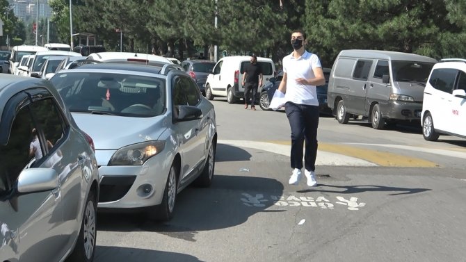 Atletlere taş çıkarttı ama sınava yetişemedi