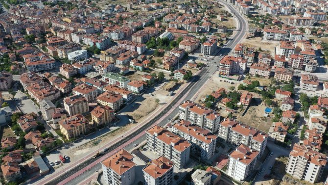 Konya'da trafiği rahatlatacak yeni caddede sona gelindi...Karatay kestirmeden Meram'a bağlanıyor