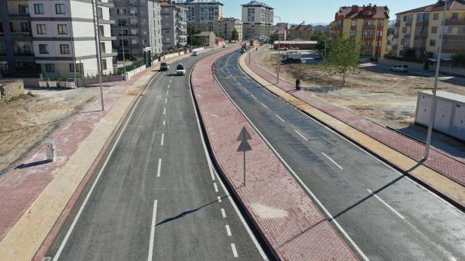 Konya'da trafiği rahatlatacak yeni caddede sona gelindi...Karatay kestirmeden Meram'a bağlanıyor