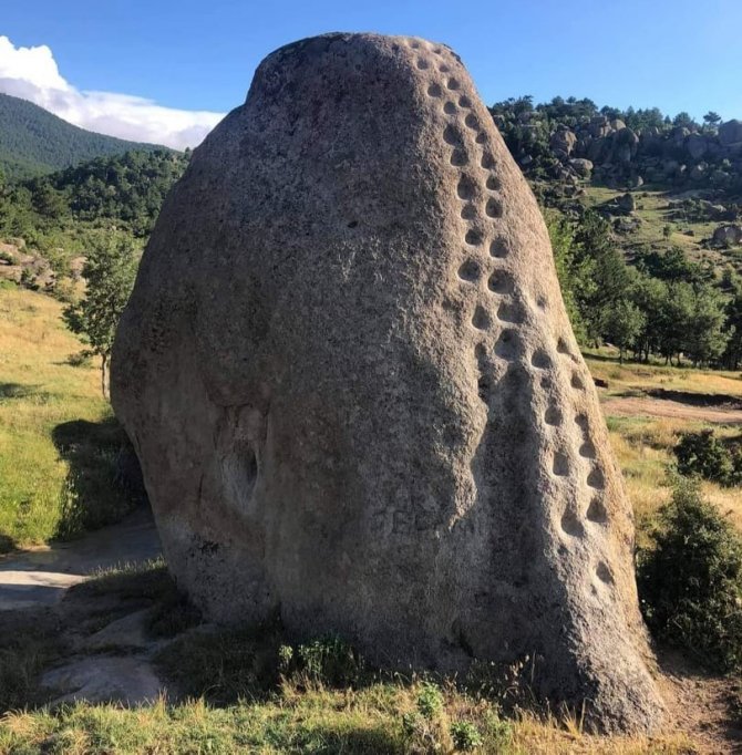 21 basamakla kaya görenleri şaşırtıyor